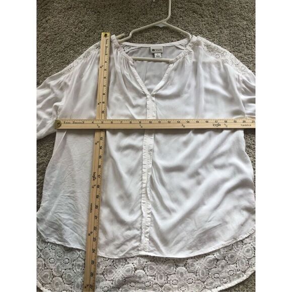 Stylus Women’s White Lace Shoulder and Back Bottom Trim Blouse Size PL - Picture 5 of 6